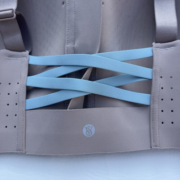 Victoria's Secret Sports Bra Size 36C Beige / Nude Featherweight Max Sports Bra - Picture 7 of 7